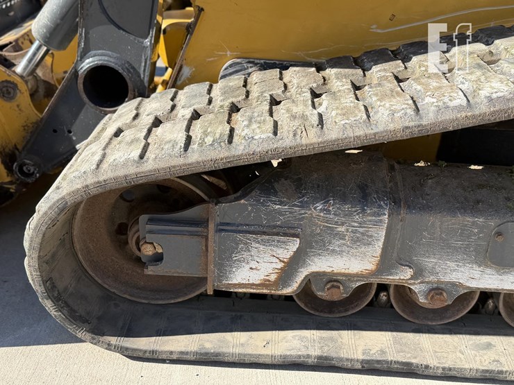 2021-deere-333g-image-16