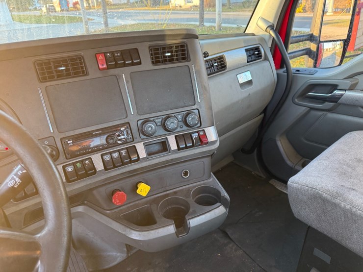 2019-kenworth-t680-image-20