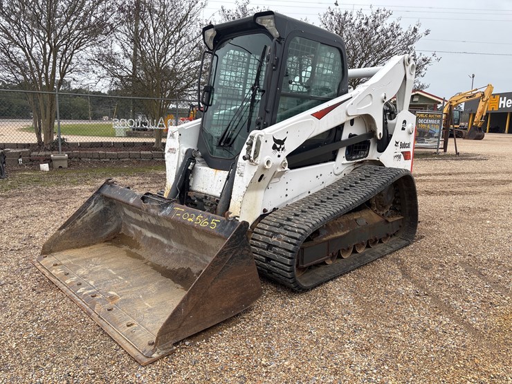 2021-bobcat-t770-image-1