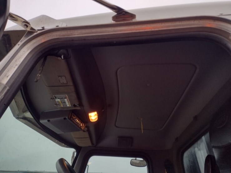 peterbilt-337-image-18