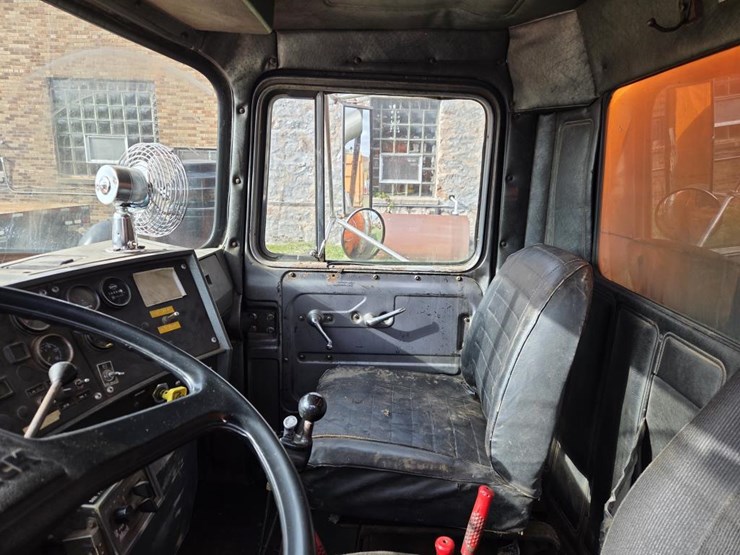 mack-rd690s-image-65