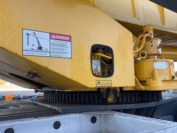 1993-grove-tms700b-image-23