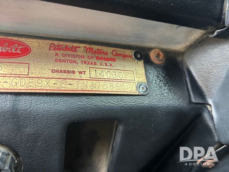 peterbilt-385-image-83