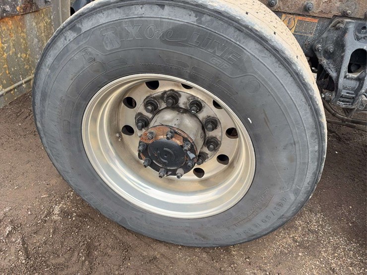 2019-peterbilt-579-image-8