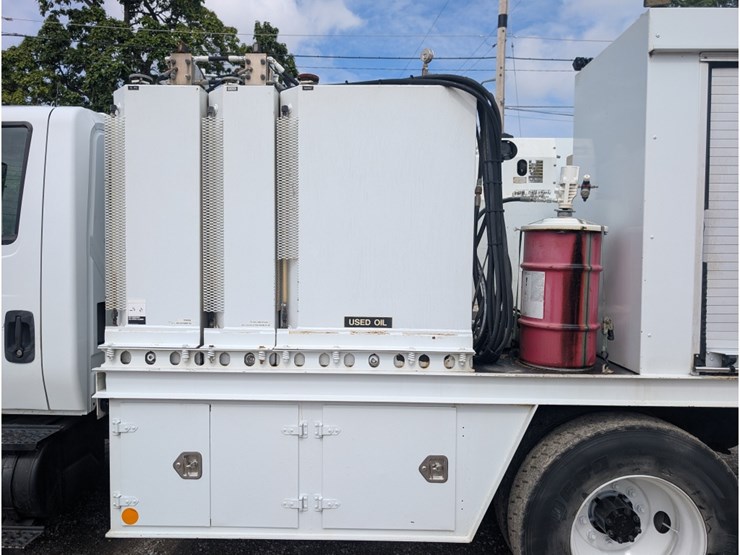 2005-international-durastar-4300-image-17