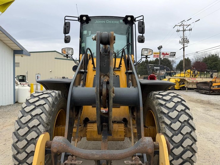 2020-deere-344l-image-13