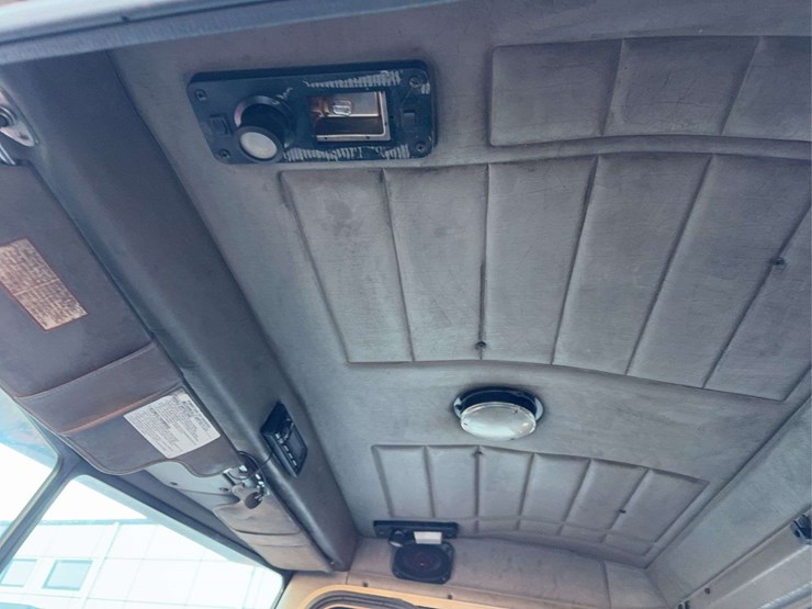 2004-peterbilt-357-image-84