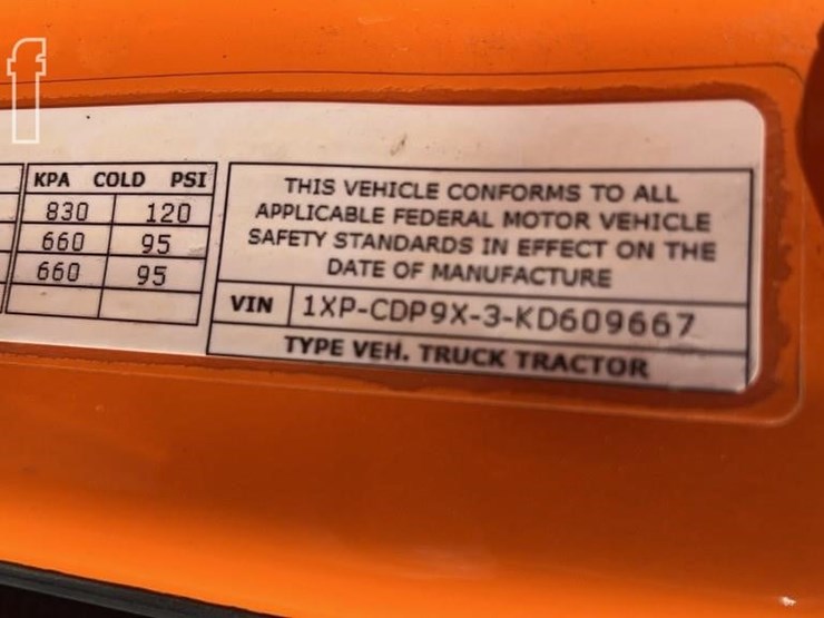 2019-peterbilt-567-image-22