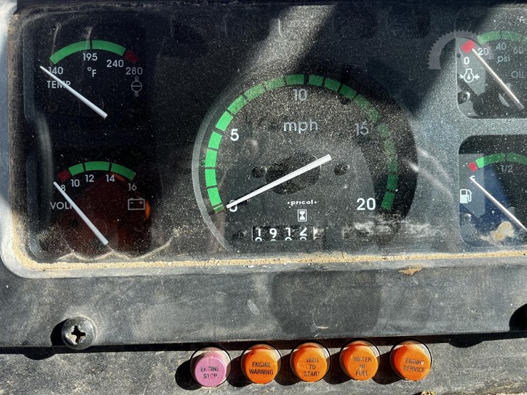 2005-hesston-9260-image-32