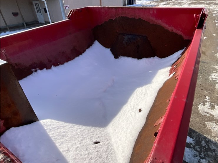 international-7400-image-21