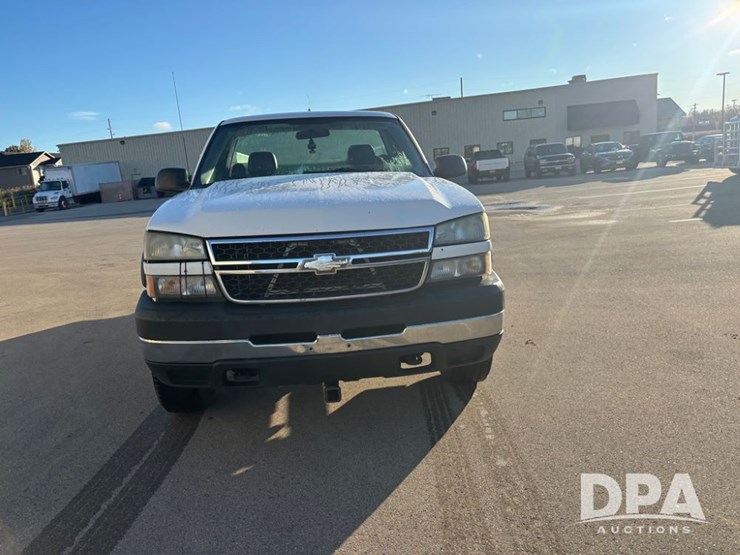 chevrolet-2500hd-image-18