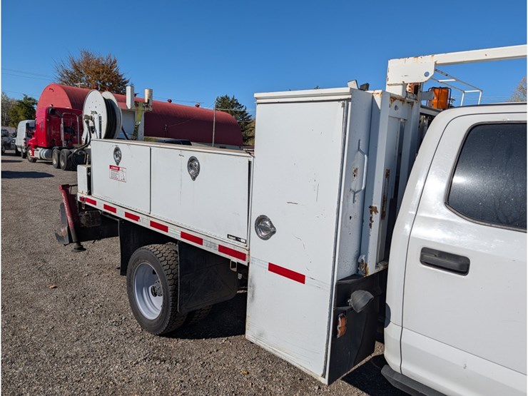 2017-ford-f550-image-5