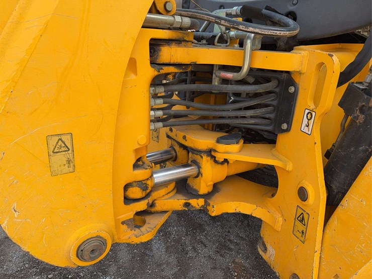 jcb-3cx-image-10