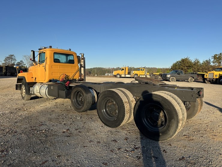 1996-mack-rd688s-image-3