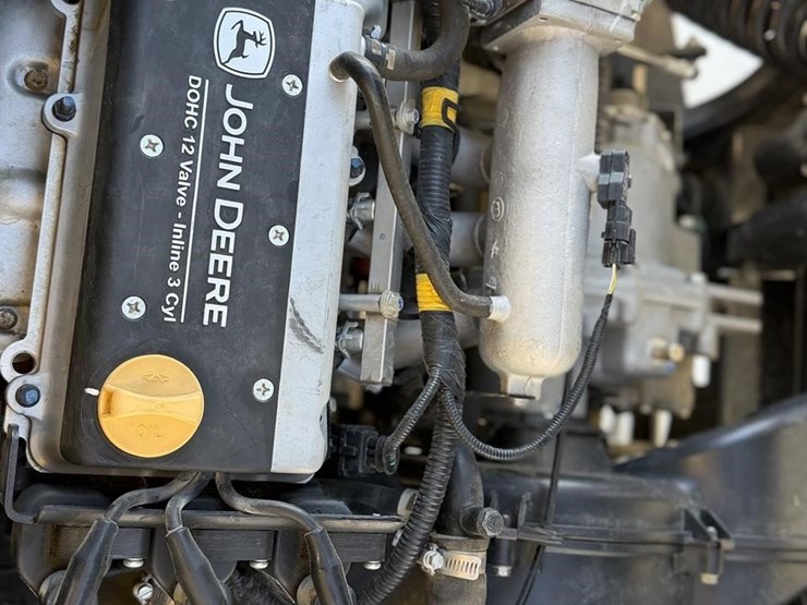 john-deere-gator-xuv-835m-image-17