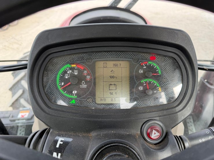 2019-case-ih-farmall-130a-image-19