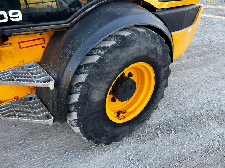 2018-jcb-409-image-15