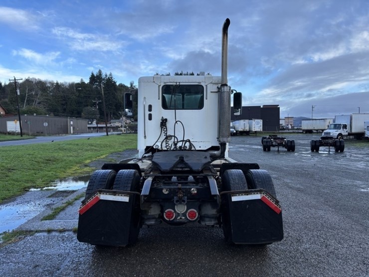 freightliner-s/a-truck-tractor-image-4