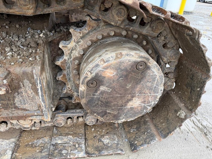 case-cx160b-image-17