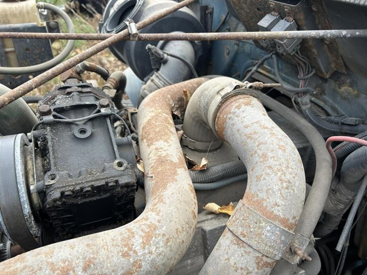 international-4700-image-35