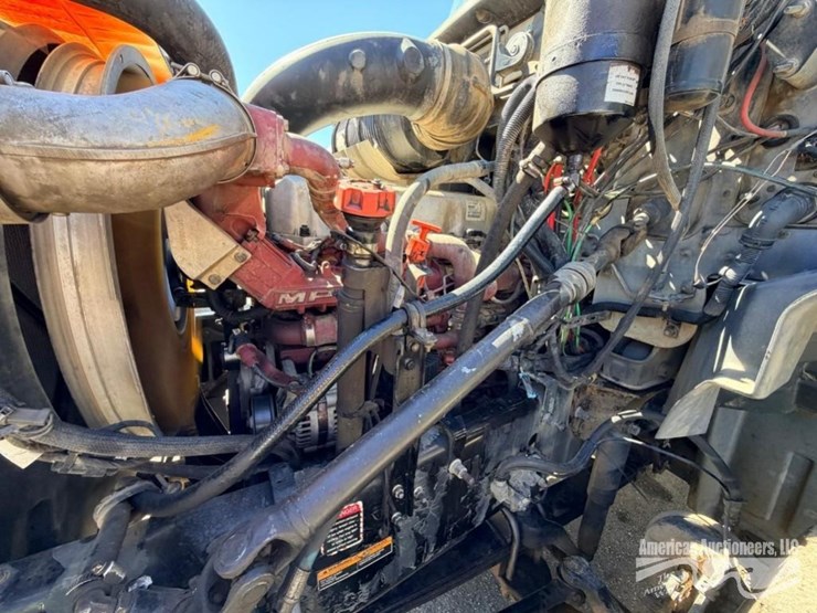 2011-mack-gu812-garbage-truck-image-10