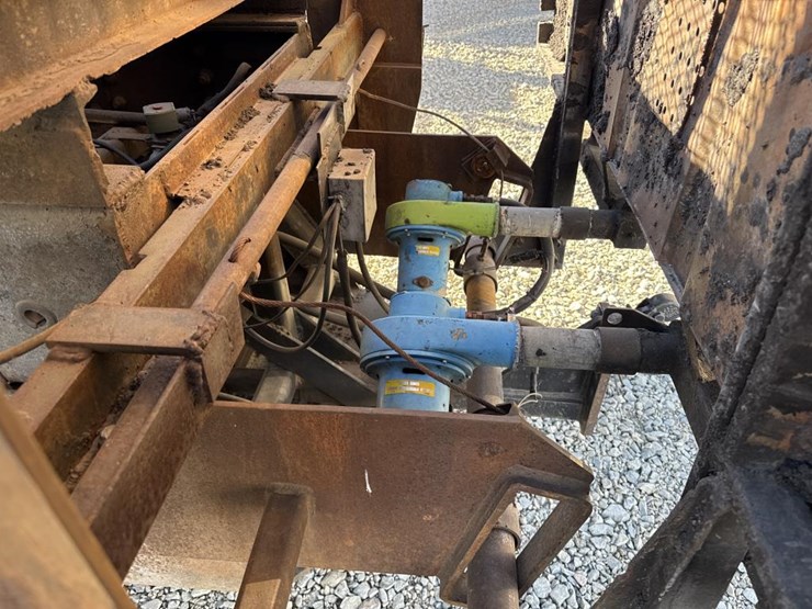 2005-international-durastar-4300-image-21