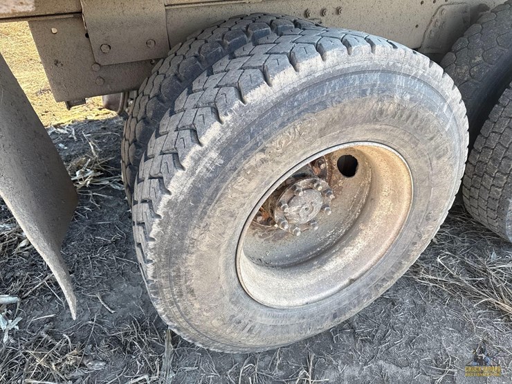 peterbilt-379-image-12