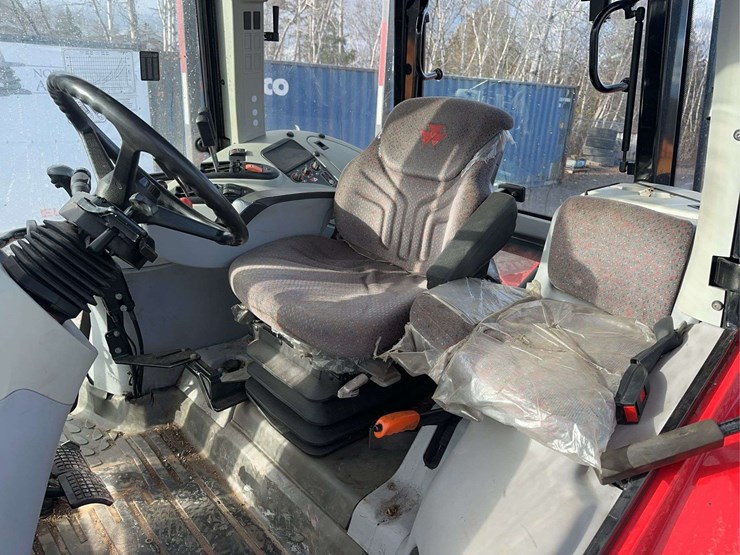 2005-massey-ferguson-6465-image-28