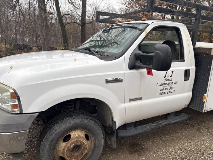 ford-f350-xl-image-7