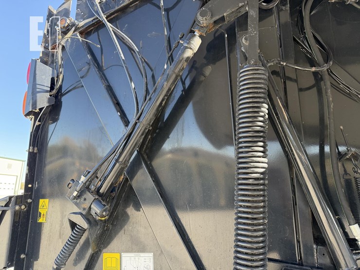 case-ih-rb565-image-23