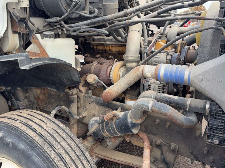 2005-sterling-l8500-image-18