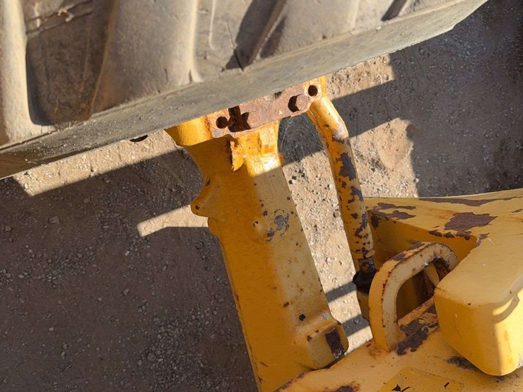 2012-deere-310k-image-32