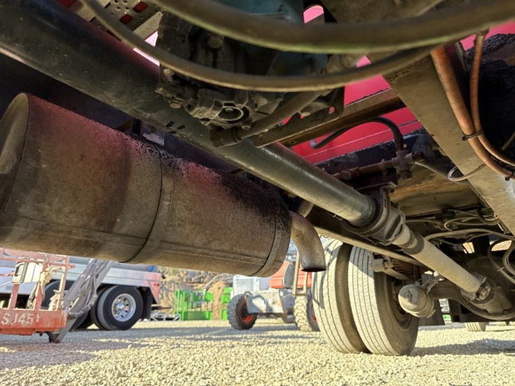 2005-international-durastar-4300-image-44