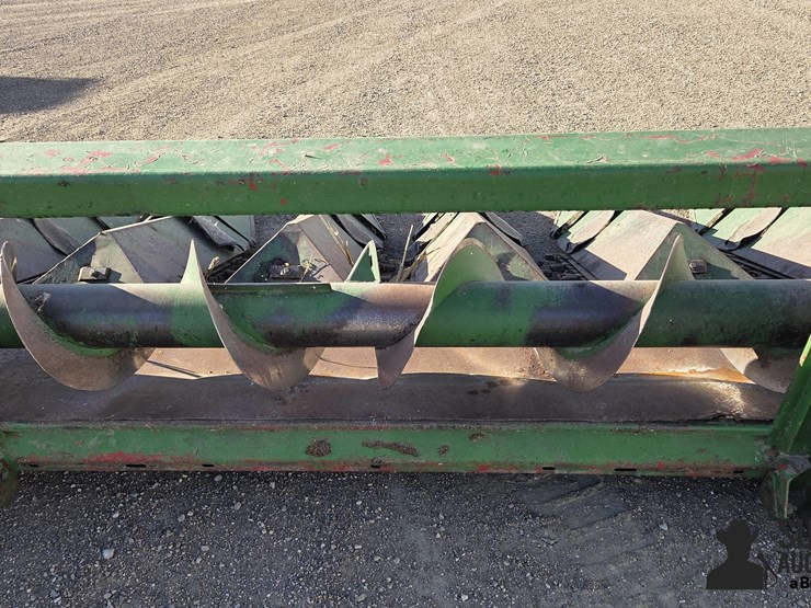 john-deere-9r22-corn-head-image-19