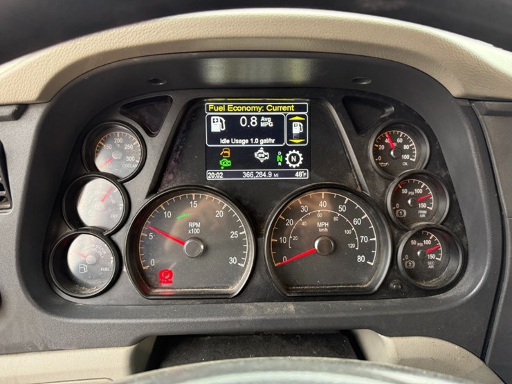 2020-peterbilt-579-image-28