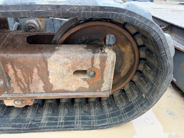 2020-bobcat-e85-image-24