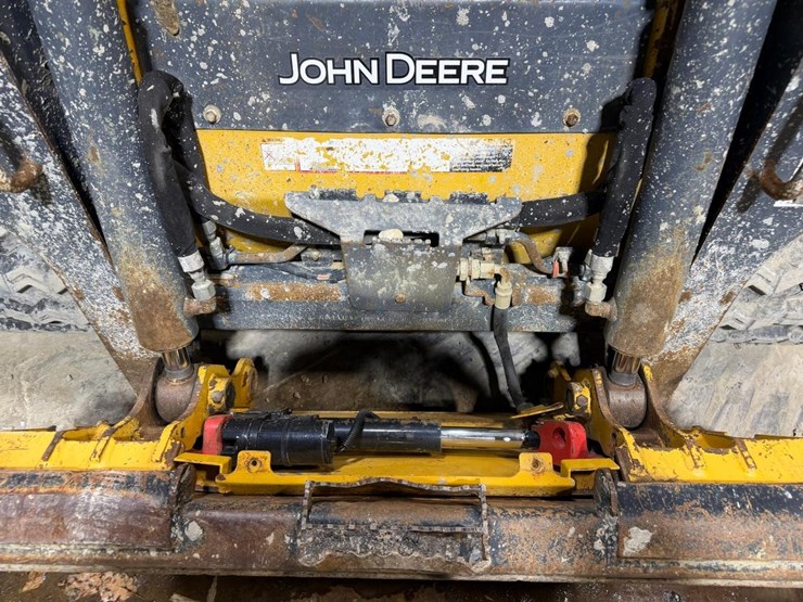 2021-deere-317g-image-10