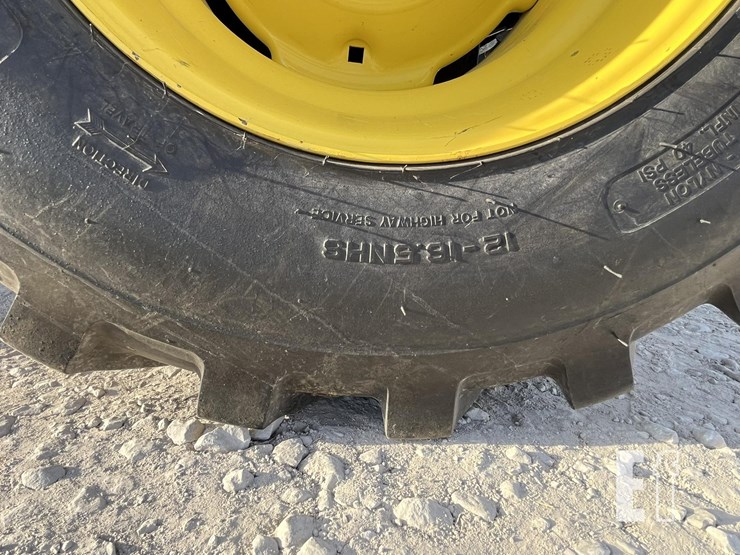 john-deere-2320-image-8