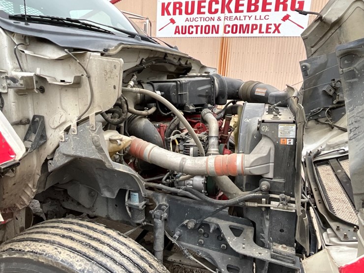 2015-ford-f650-image-18