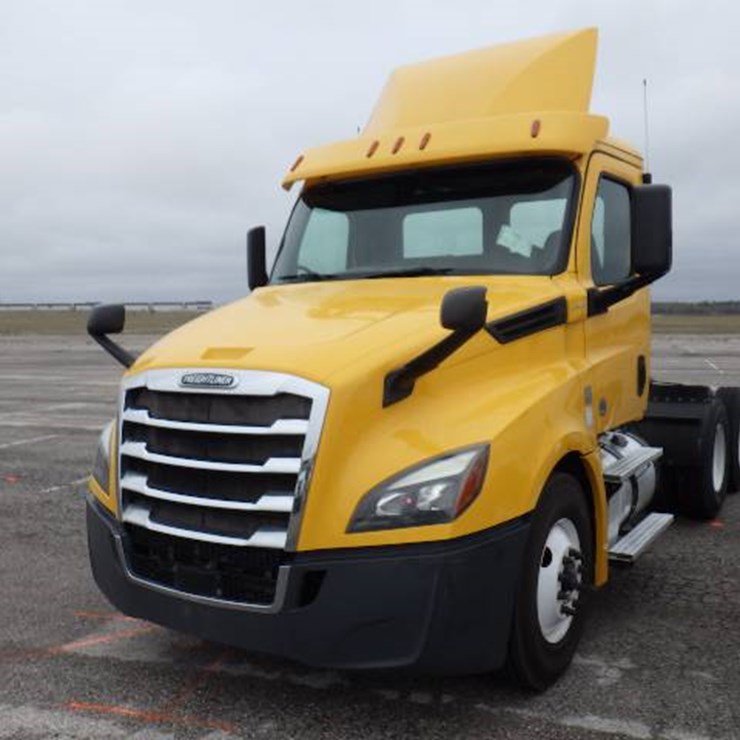 2019 FREIGHTLINER CASCADIA 126