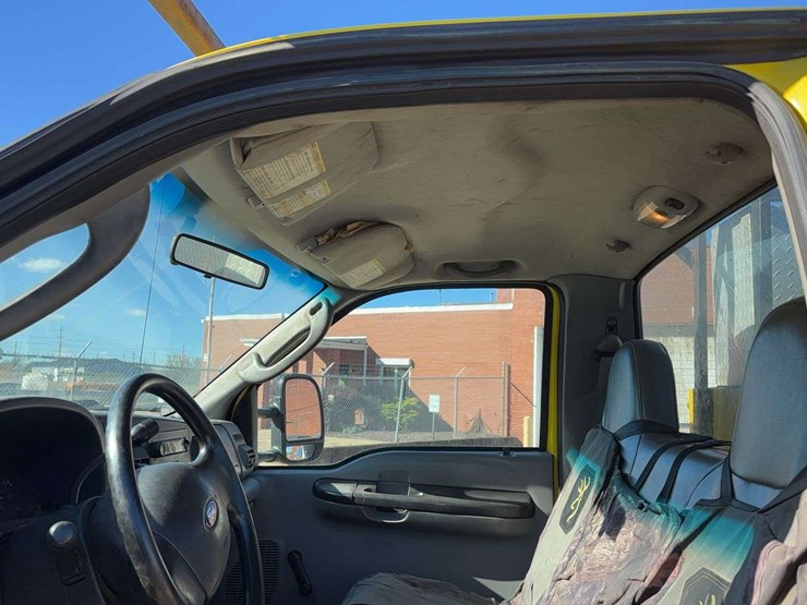 2005-ford-f350-image-22