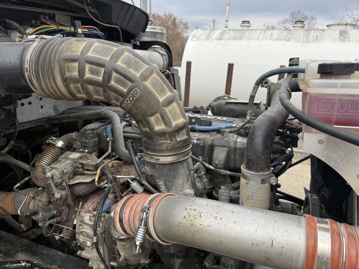 2014-kenworth-t800-image-52