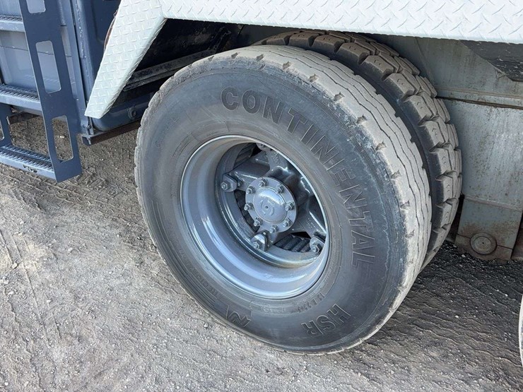 1993-grove-tms700b-image-7