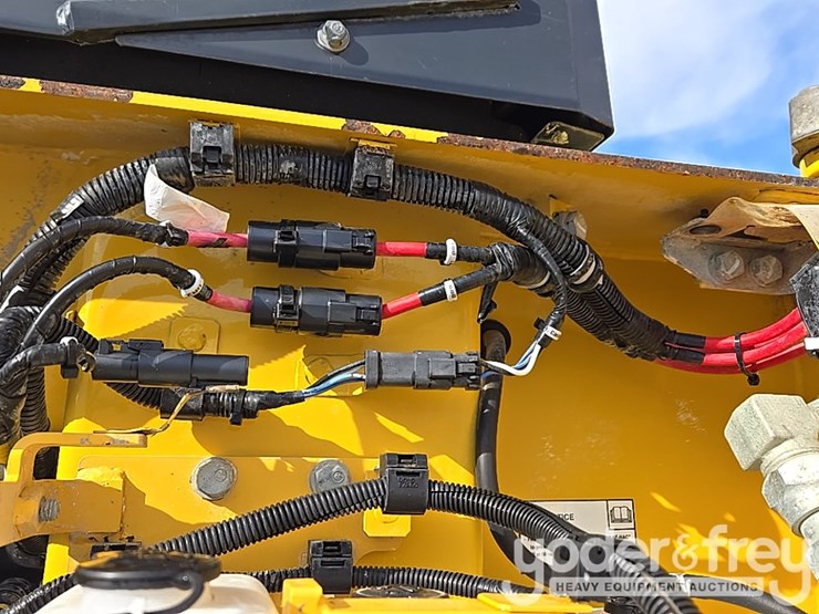 2018-komatsu-d61pxi-24-image-54