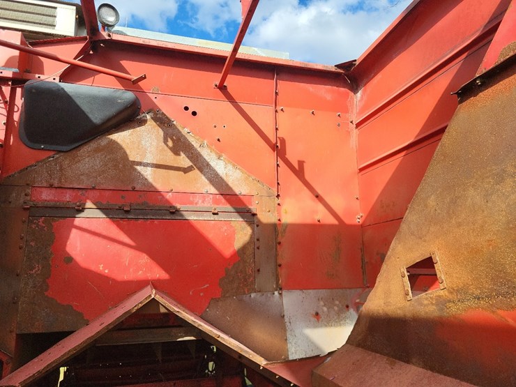 massey-ferguson-750-image-25