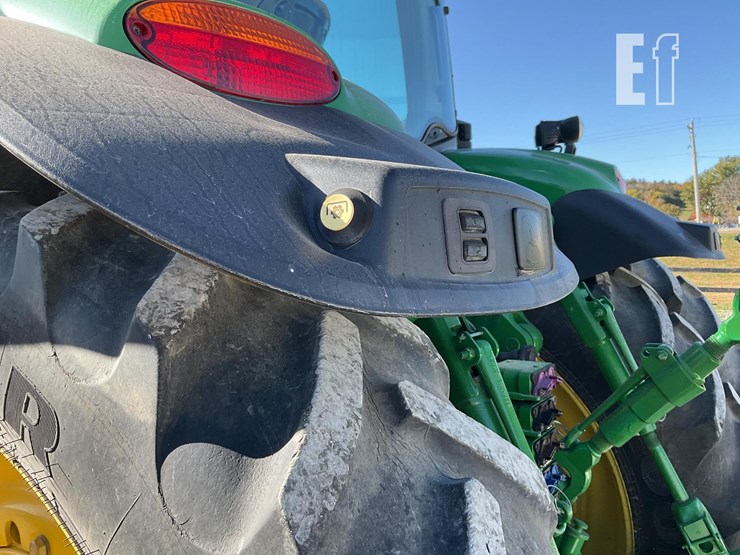 john-deere-8335r-image-38