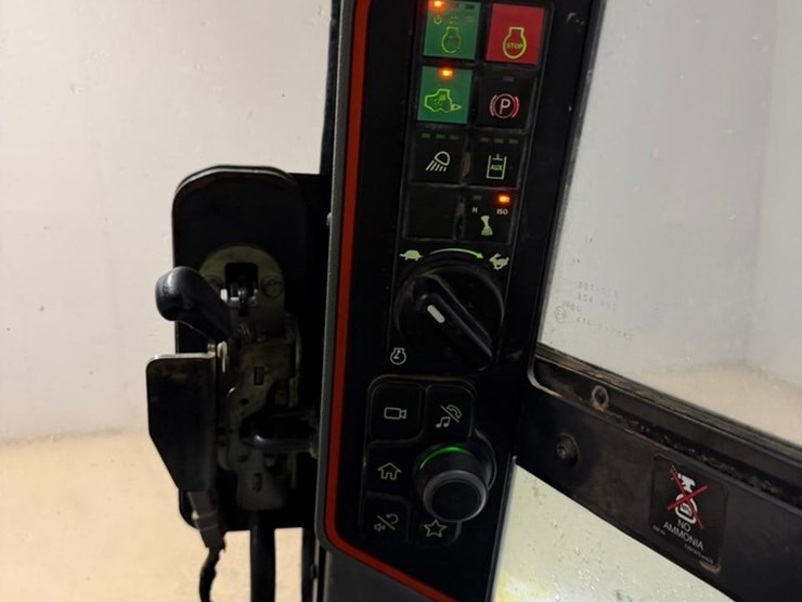 2022-bobcat-t66-image-25