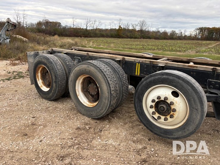 international-4900-image-55