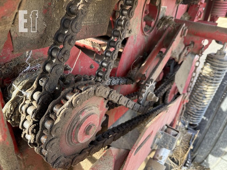 2013-case-ih-rb564-image-19