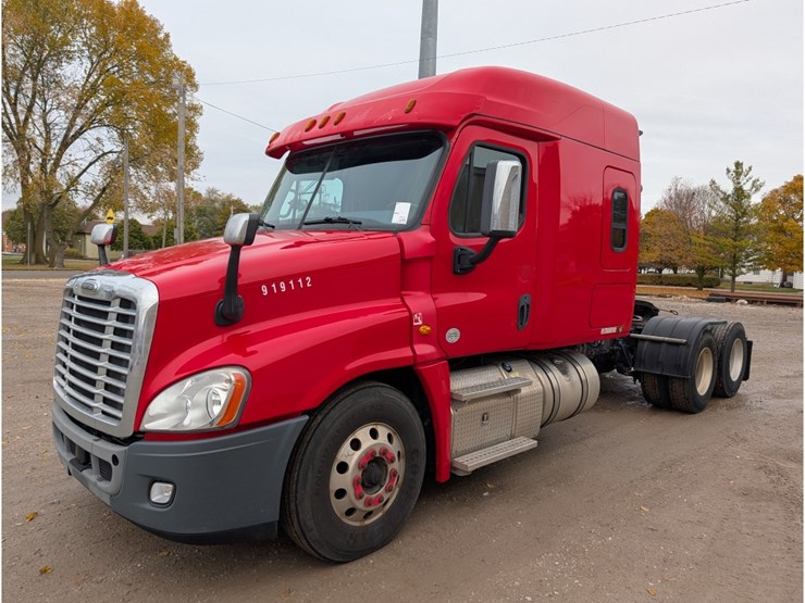 2019-freightliner-cascadia-125-image-1
